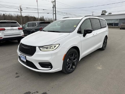 2024 Chrysler Pacifica Touring L White, Rockland, ME
