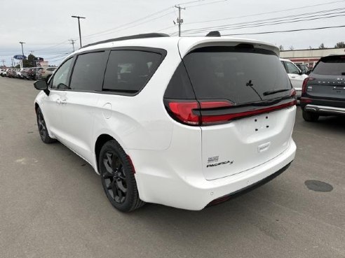 2024 Chrysler Pacifica Touring L White, Rockland, ME
